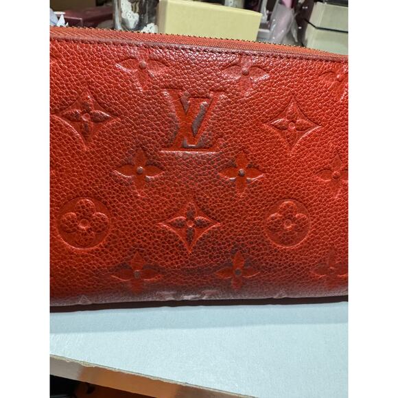 #A43 Authentic Louis Vuitton zippy Empreinte red wallet - Picture 6 of 8
